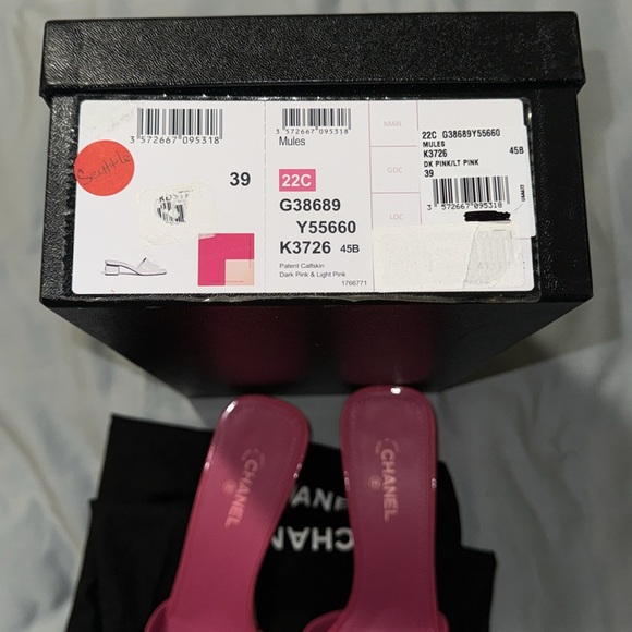 CHANEL calfskin CC mules - Picture 7 of 11